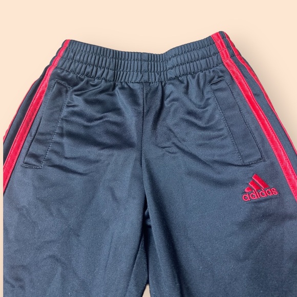 Toddler Black And Red Adidas Three Stripe Elastic Waist Track Pants Size 3T - Picture 4 of 6
